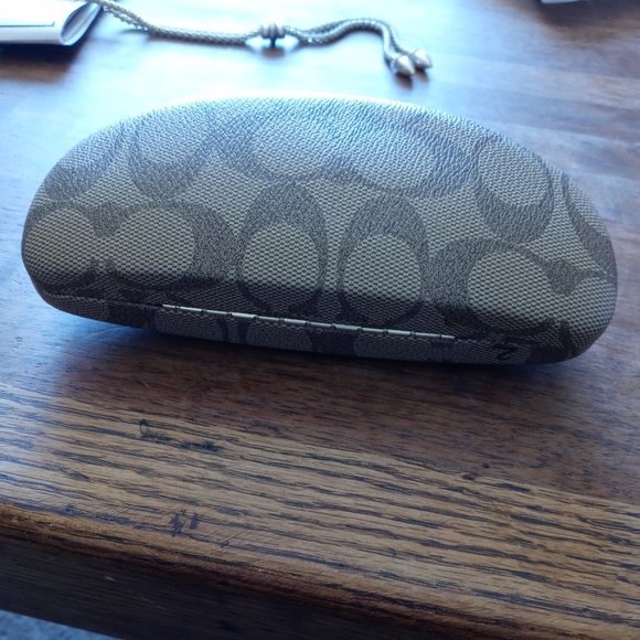 Coach signature hard shell eyeglass case - Picture 3 of 5